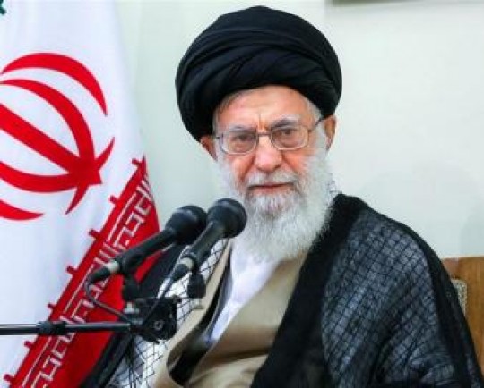 تسلیت امام خامنه‌ای درپی درگذشت همسر شهید حکیم