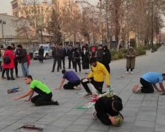 اجرای عمومی نمایش خیابانی «چرخیدن» درجشنواره بین‌المللی تئاتر فجر