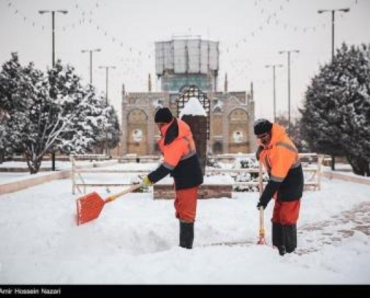 شهروندان شهرکردی برای برف‌روبی به کمک شهرداری بیایند